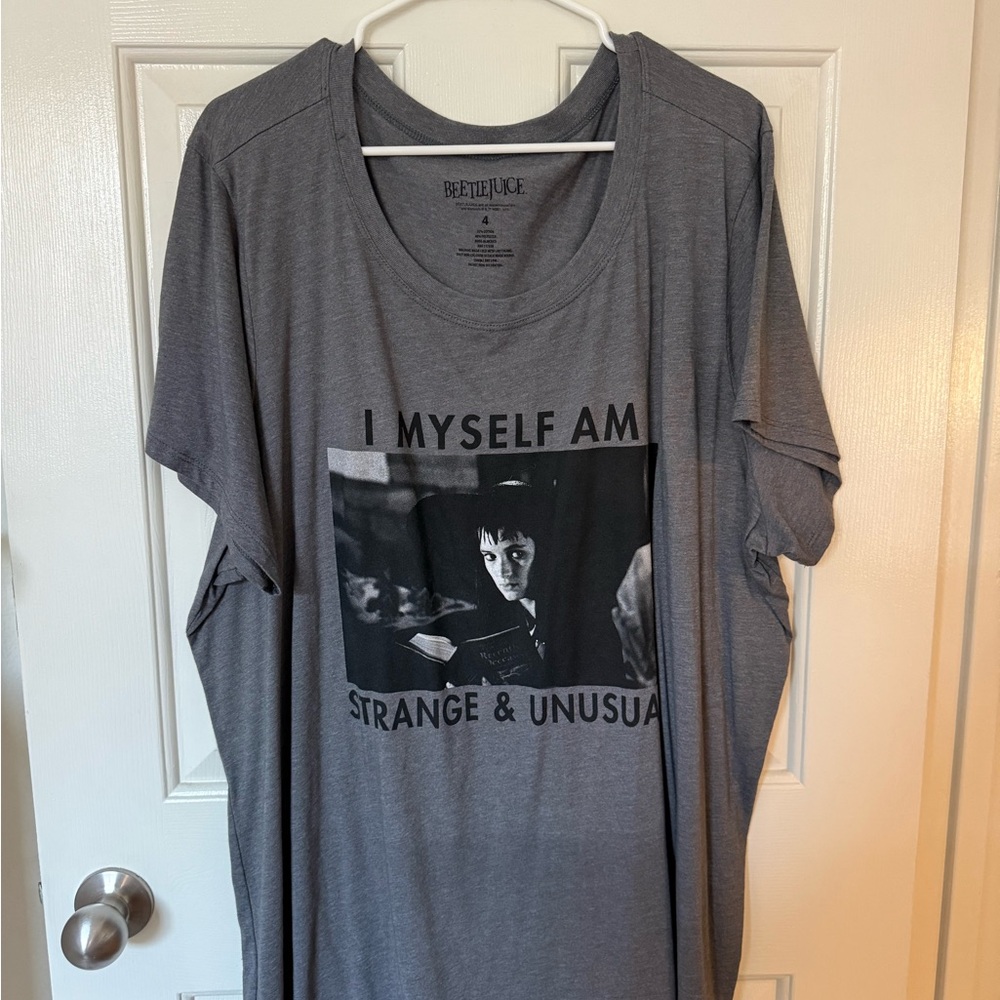 Torrid Beetlejuice Gray Graphic T-Shirt. Size 4.